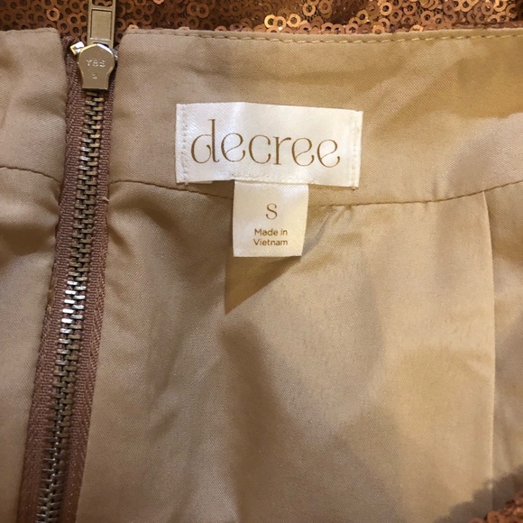 Rose gold skirt - Picture 2 of 2